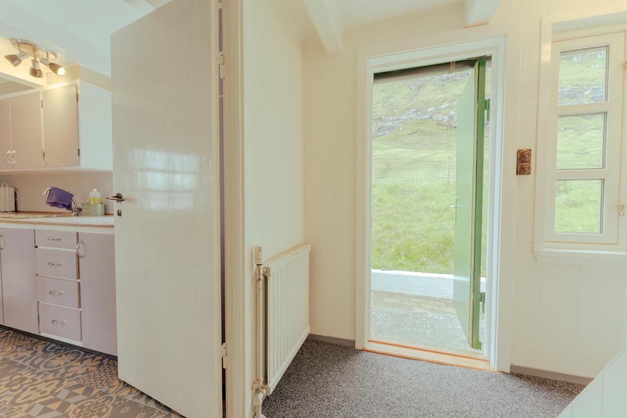 Authentic Faroese House / Unique Location / Nature Hellurnar Экстерьер фото
