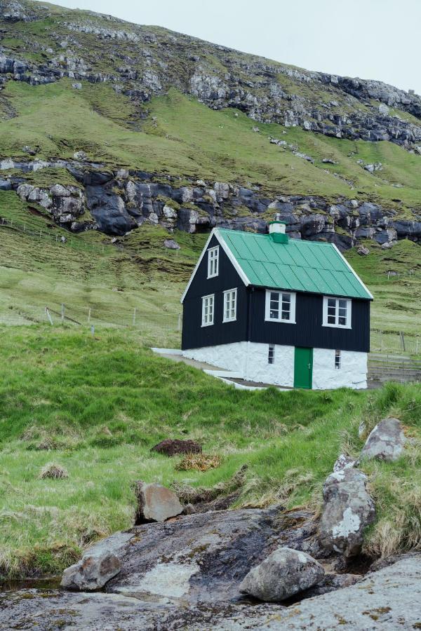 Authentic Faroese House / Unique Location / Nature Hellurnar Экстерьер фото